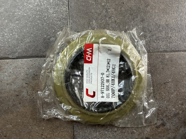 Сальник задньої маточини 8971229370 MARKET (OEM)