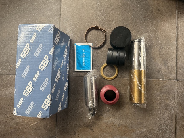 Ремкомплект заднього гальмівного супорта CRK083 SBP