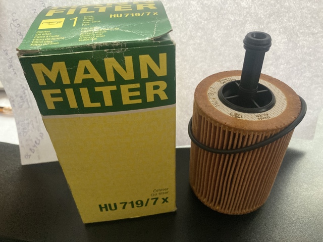 Масляний фільтр двигуна OE6501 FILTRON