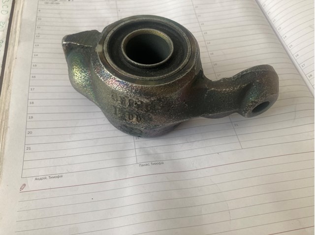 Сайлентблок нижнього переднього важеля PESB1312 MOOG