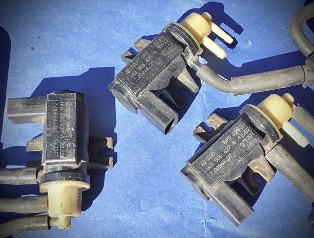Клапан соленоїд регулювання заслонки EGR 1K0906627A VAG