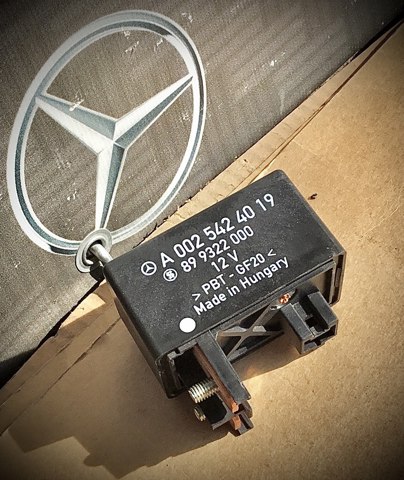 Реле управління A0025424019 MERCEDES