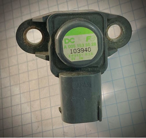 Датчик наддува A0051535028 MERCEDES