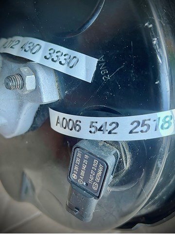 Датчик тиску пневматичної гальмівної системи A0065422518 MERCEDES