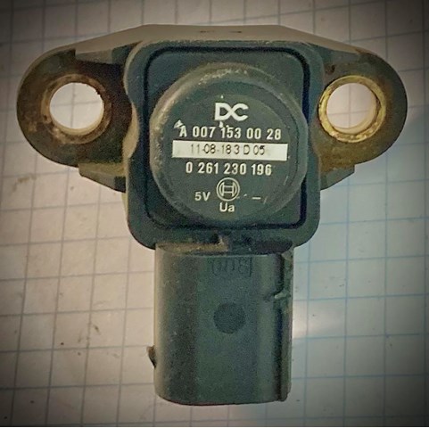 Датчик наддува A0071530028 MERCEDES