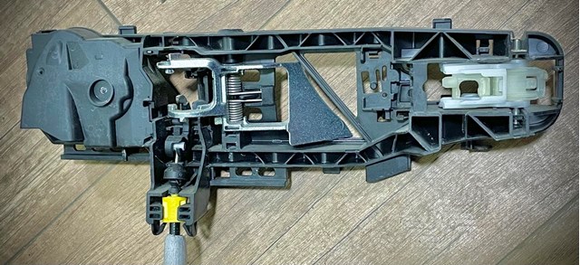 Тримач зовнішньої ручки дверей, передньої лівої A0997601900 MERCEDES