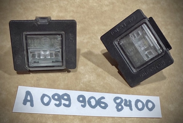 Ліхтар підсвічування заднього номерного знака A0999068400 MERCEDES