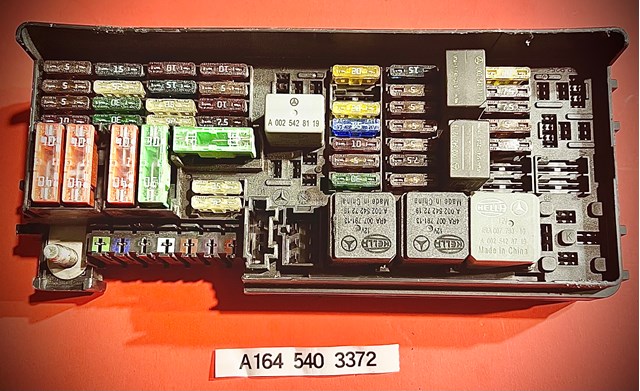 Реле запобіжників A1645403372 MERCEDES
