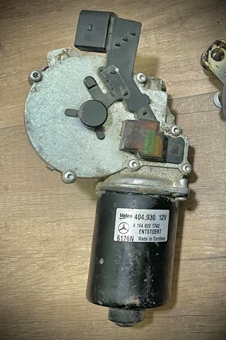 Мотор двірника A1648201742 MERCEDES
