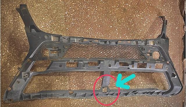 Кронштейн бампера переднього, центральний A1668851465 MERCEDES
