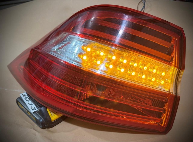 Задня ліва фара A1669063301 MERCEDES