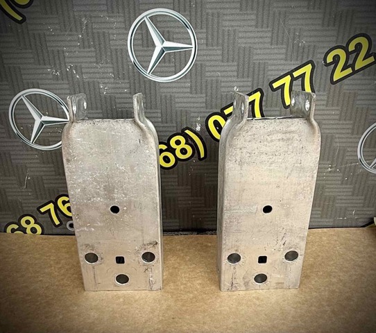 Кронштейн підсилювача переднього бампера A1776202300 MERCEDES