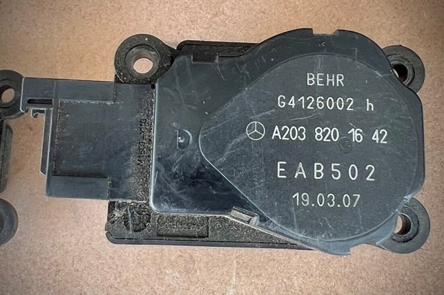 Мотор заслінки печі A2038201642 MERCEDES