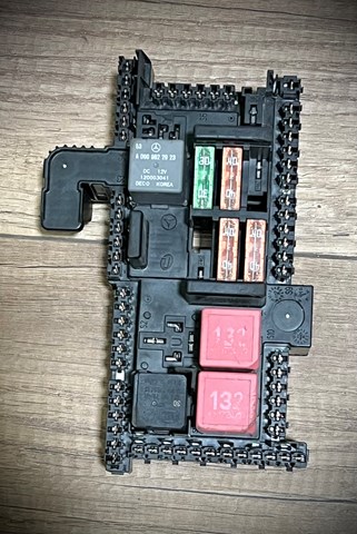 Реле запобіжників A2059068501 MERCEDES