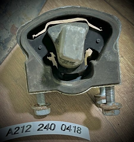 Опора кпп Mercedes C