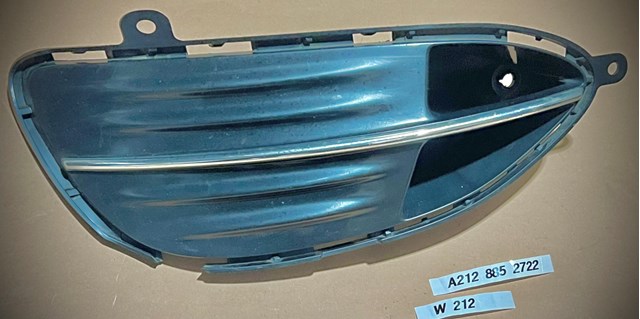 Заглушка під протитуманні фари, ліва A2128852722 MERCEDES