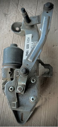 Двигун склоочисника лобового скла, лівий A2218201942 MERCEDES