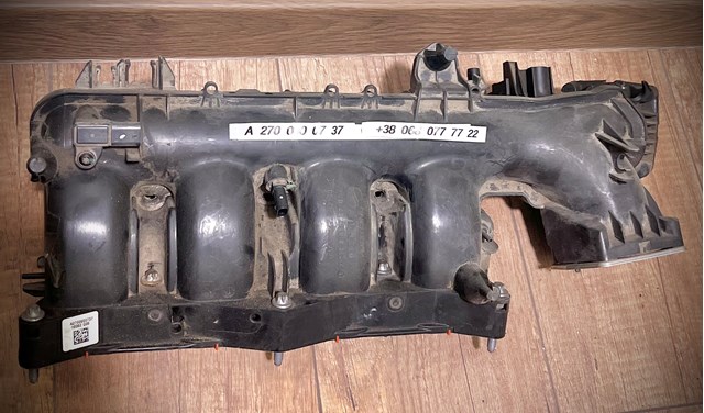 Колектор впускний A2700900737 MERCEDES
