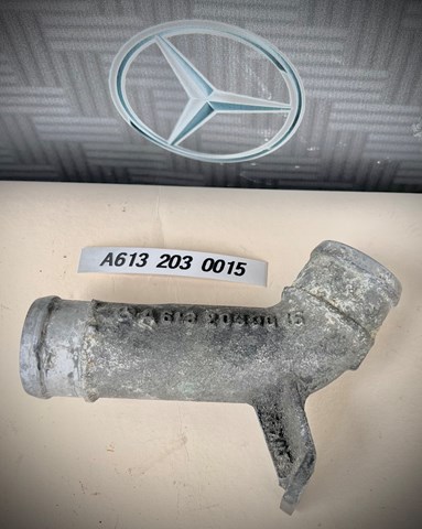 Патрубок системи охолодження A6132030015 MERCEDES