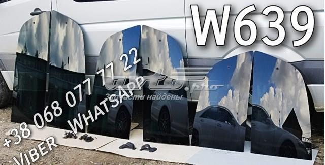 Скло кузова/багажного відсіку, праве A6396721113 MERCEDES