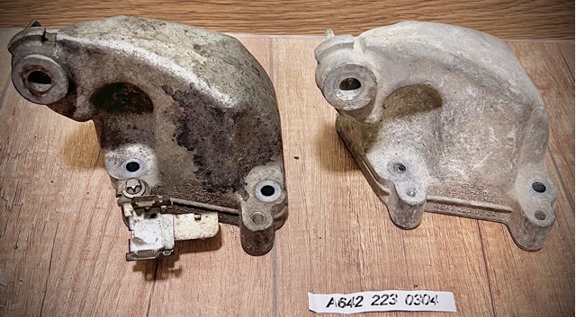 Кронштейн подушки (опори) двигуна, правої A6422230304 MERCEDES