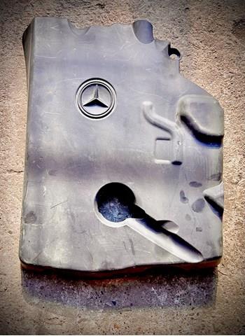 Кришка двигуна декоративна A6510100267 MERCEDES