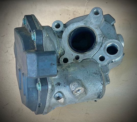 Клапан EGRсістеми рециркуляції відпрацьованих газів A6511400660 MERCEDES