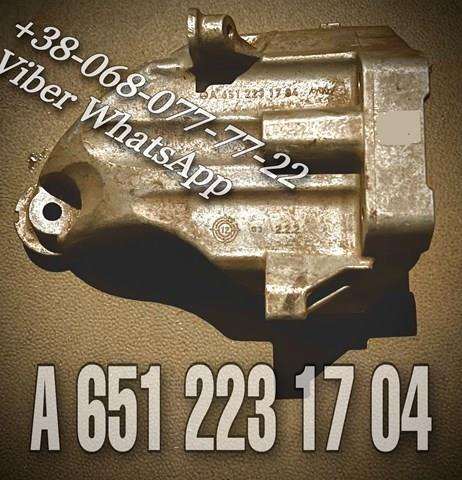 Кронштейн подушки (опори) двигуна, лівої A6512231704 MERCEDES