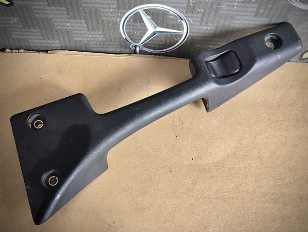 Ручка дверей бічних/зсувних, внутрішня права A9067600461 MERCEDES