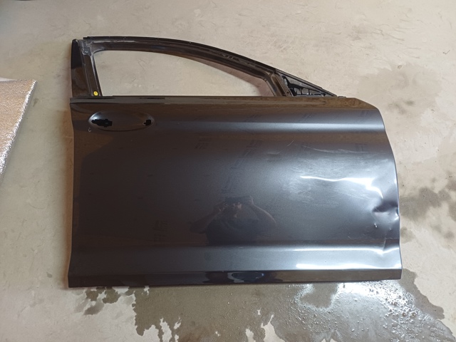 Дверка передня права 41007408962 BMW