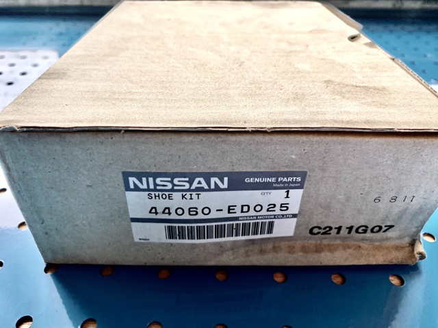 Гальма робочі задні ножні і гальмівні барабани 44060ED025 NISSAN