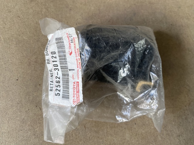 Кронштейн бампера заднього, правий 5256230120 TOYOTA