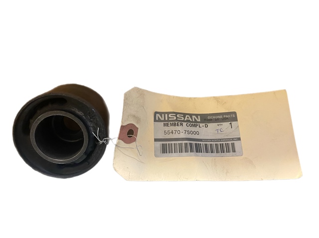 Сайлентблок підрамника задній 554707S000 NISSAN