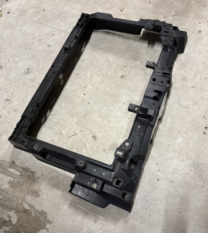 Кронштейн для радіатора L20653110D MAZDA