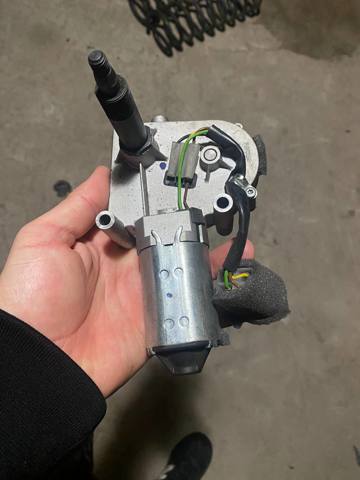 Двигун склоочисника заднього скла A4639064400 MERCEDES