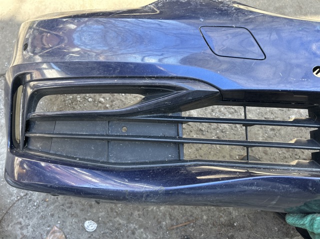 Решітка переднього бампера, права 51117385278 BMW