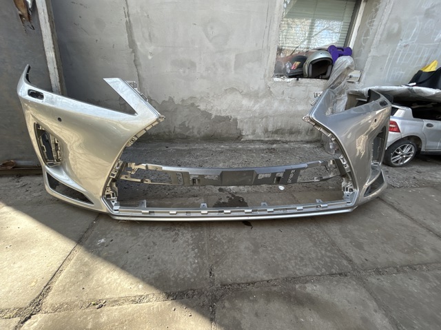 Бампер передній 5211948590 TOYOTA