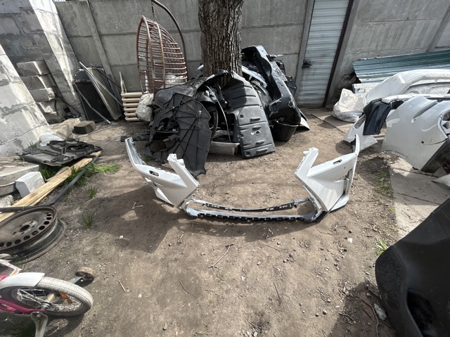 Бампер передній 5211948D40 TOYOTA