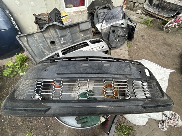 Решітка переднього бампера, нижня 53102YP030 TOYOTA