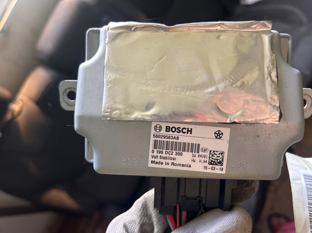 Стабілізатор напруги 56029583AB CHRYSLER