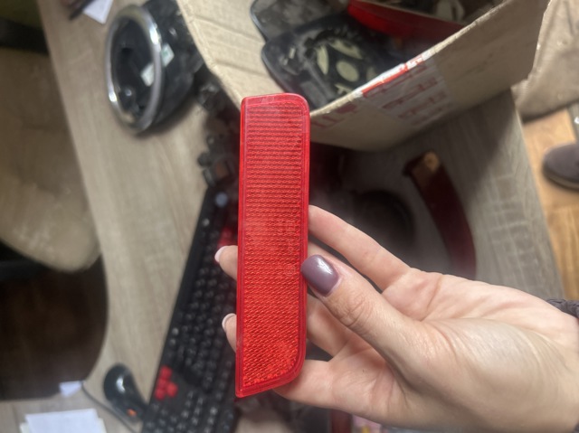 Лівий катафот заднього бампера 8200384035 NISSAN