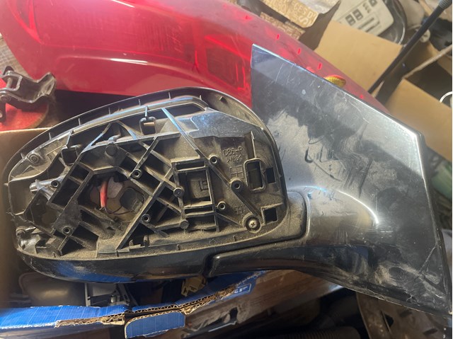 Праве дзеркало заднього виду 963011AA0A NISSAN