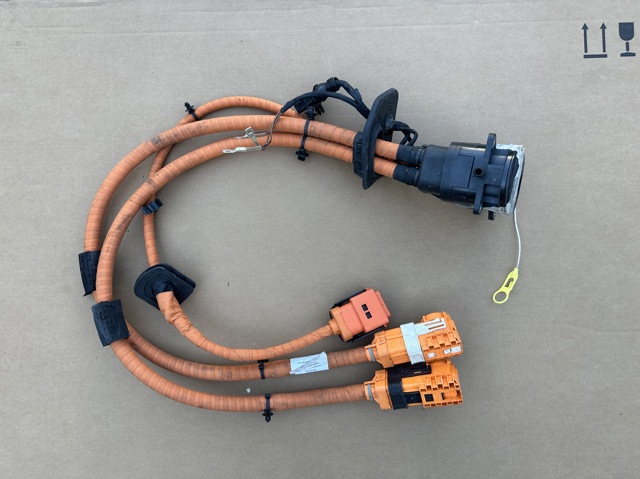 Порт зарядки 4KL971093AD VAG