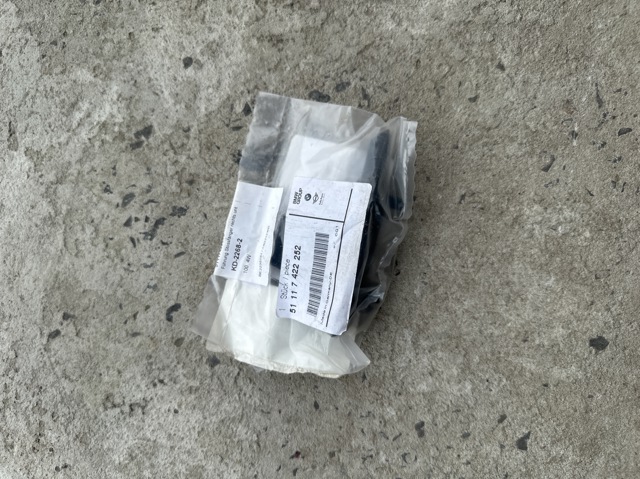 Направляюча переднього бампера, права 51117422252 BMW
