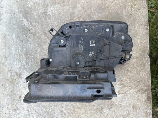 Замок передніх пасажирських дверей 9464890 BMW