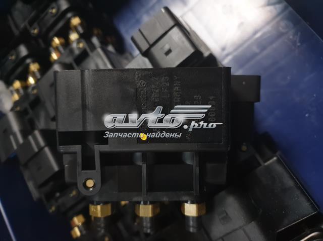 Блок клапанів гідравлічної підвіски AБС (ABS) 7L0698014 VAG