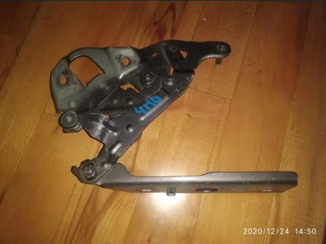 Петля капота, ліва 4M0823301B VAG
