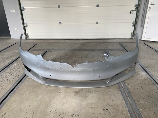 Кожух бампера переднього 1056370S0A TESLA