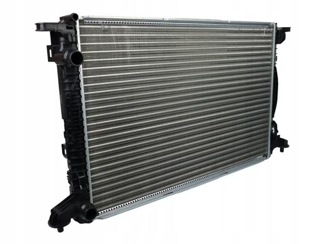 Радіатор охолодження двигуна 80A121251D MARKET (OEM)