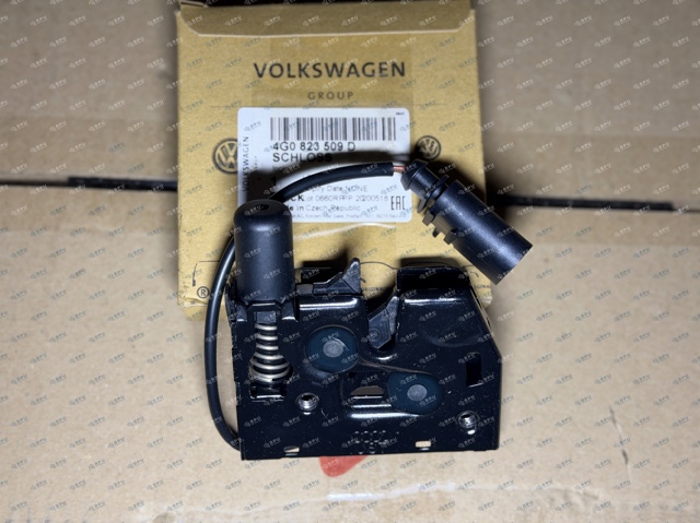 Замок кришки капота 4G0823509D VAG
